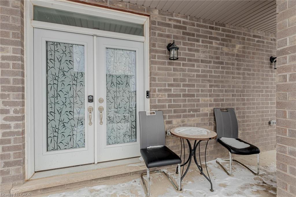 87 Renfrew Trail Property Photo 7