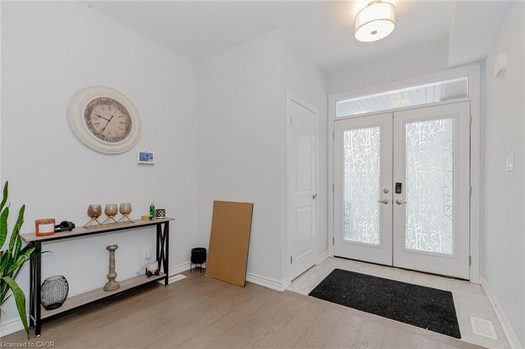 87 Renfrew Trail Property Photo 8