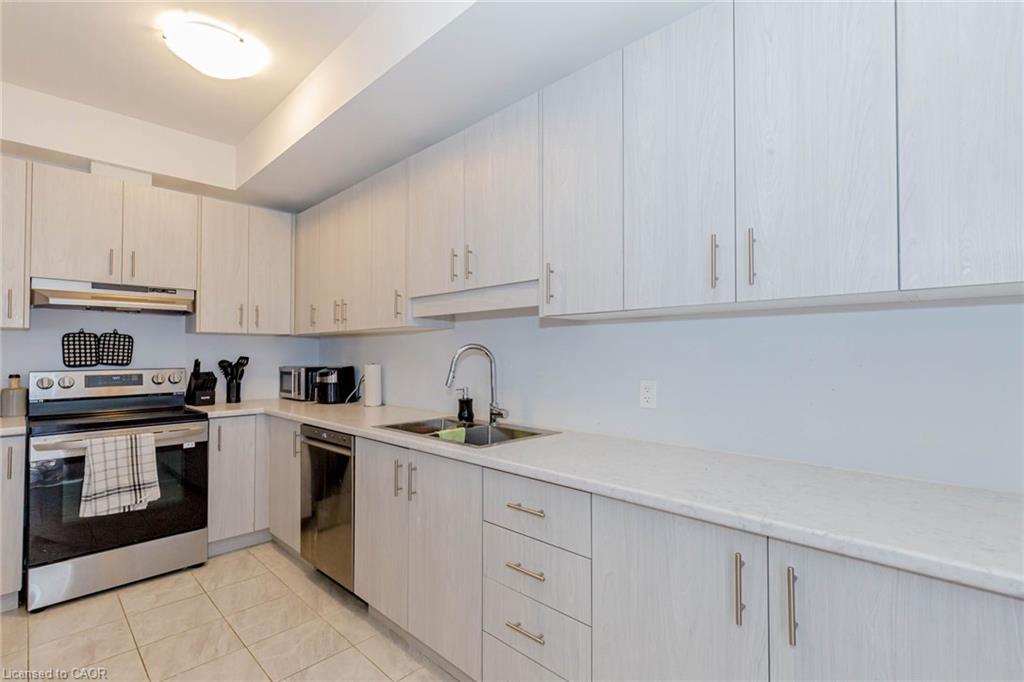 87 Renfrew Trail Property Photo 14