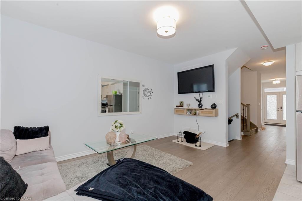 87 Renfrew Trail Property Photo 18