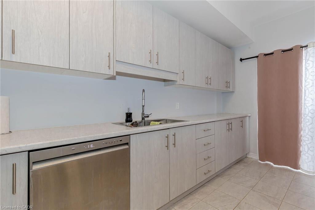 87 Renfrew Trail Property Photo 34