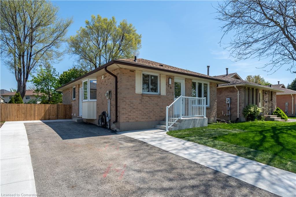 98 Carlyle Drive Property Photo 1