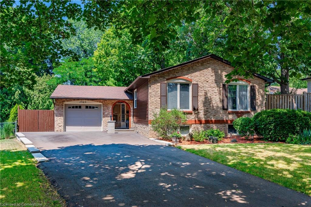 2385 Peart Court Property Photo 1