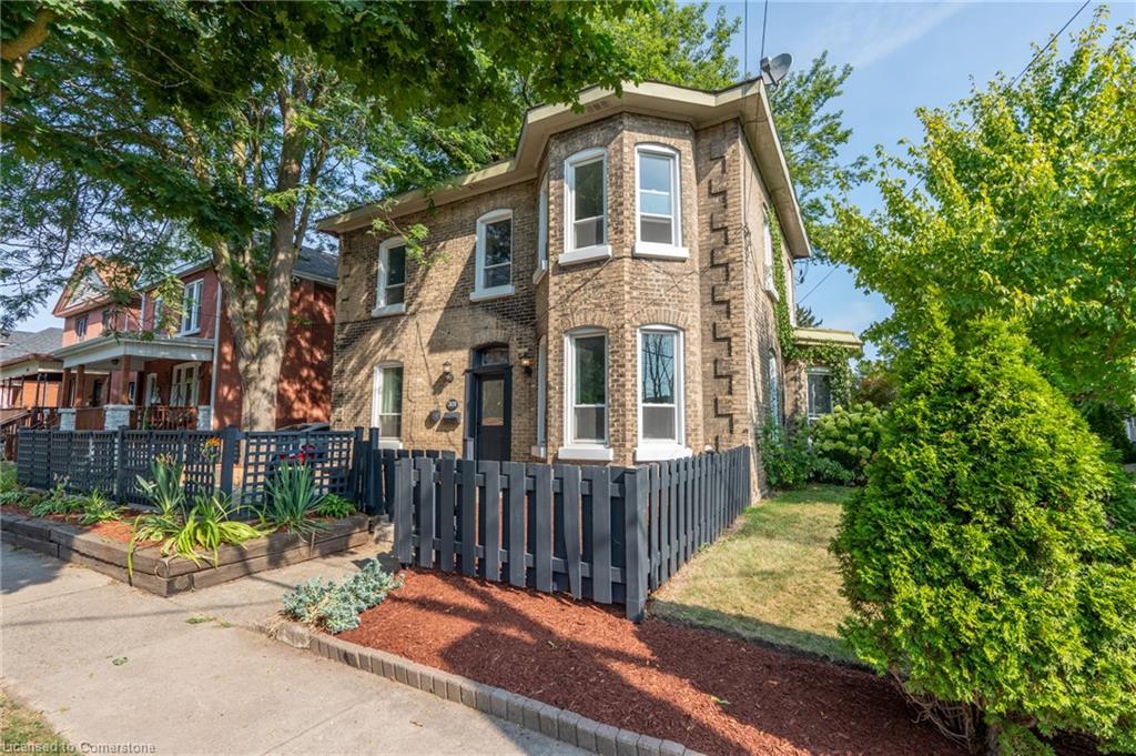 301 Grand River Avenue Property Photo 1