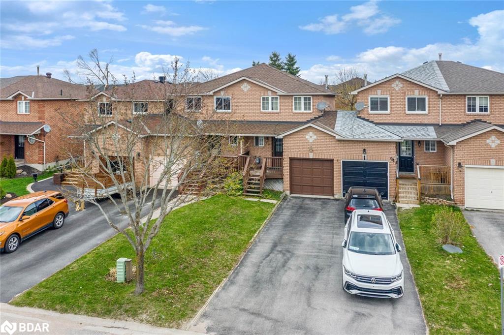 96 Lee Crescent Property Photo 1