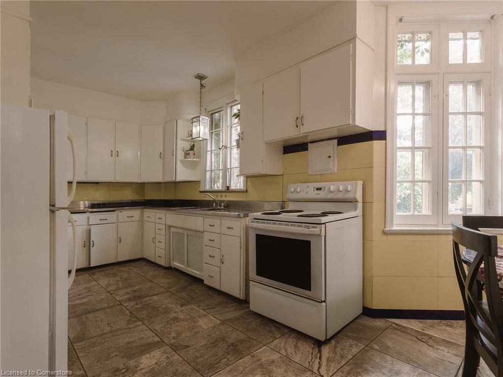 32 Simeon Street Property Photo 14