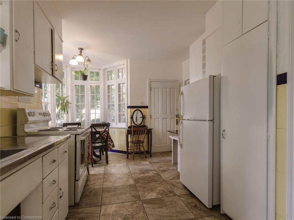 32 Simeon Street Property Photo 18