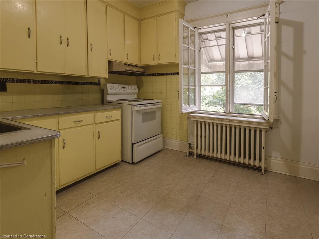 32 Simeon Street Property Photo 29