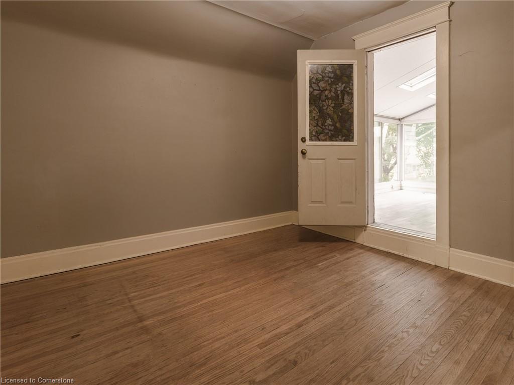 32 Simeon Street Property Photo 33