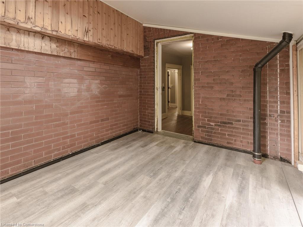 32 Simeon Street Property Photo 35