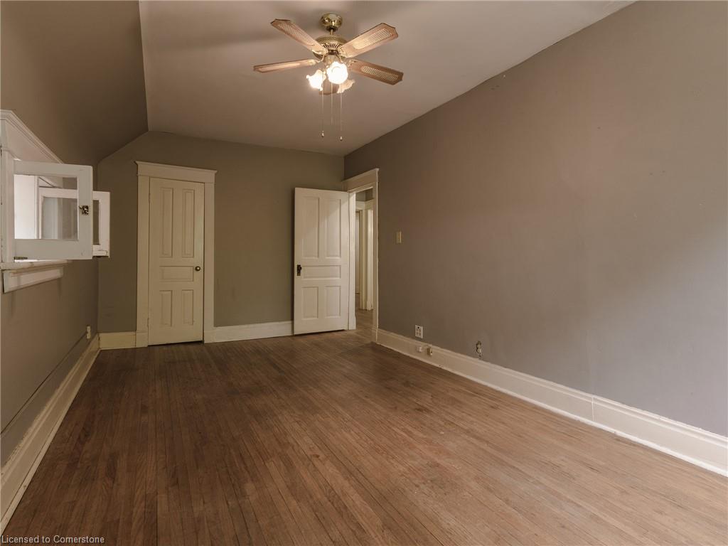 32 Simeon Street Property Photo 37