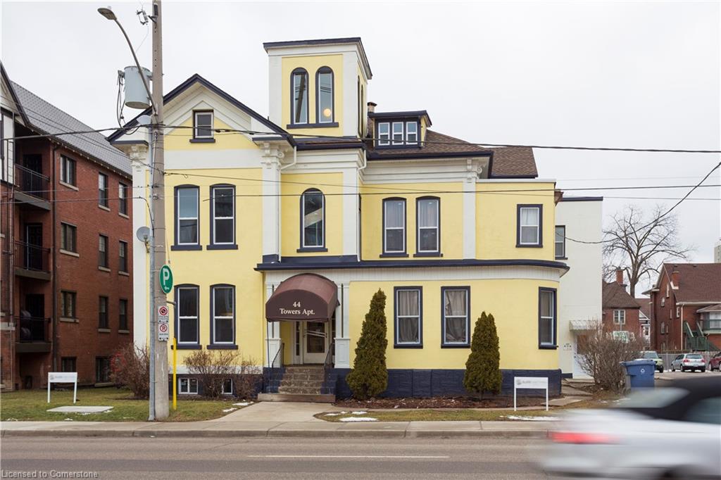 44 Weber Street W Property Photo 1