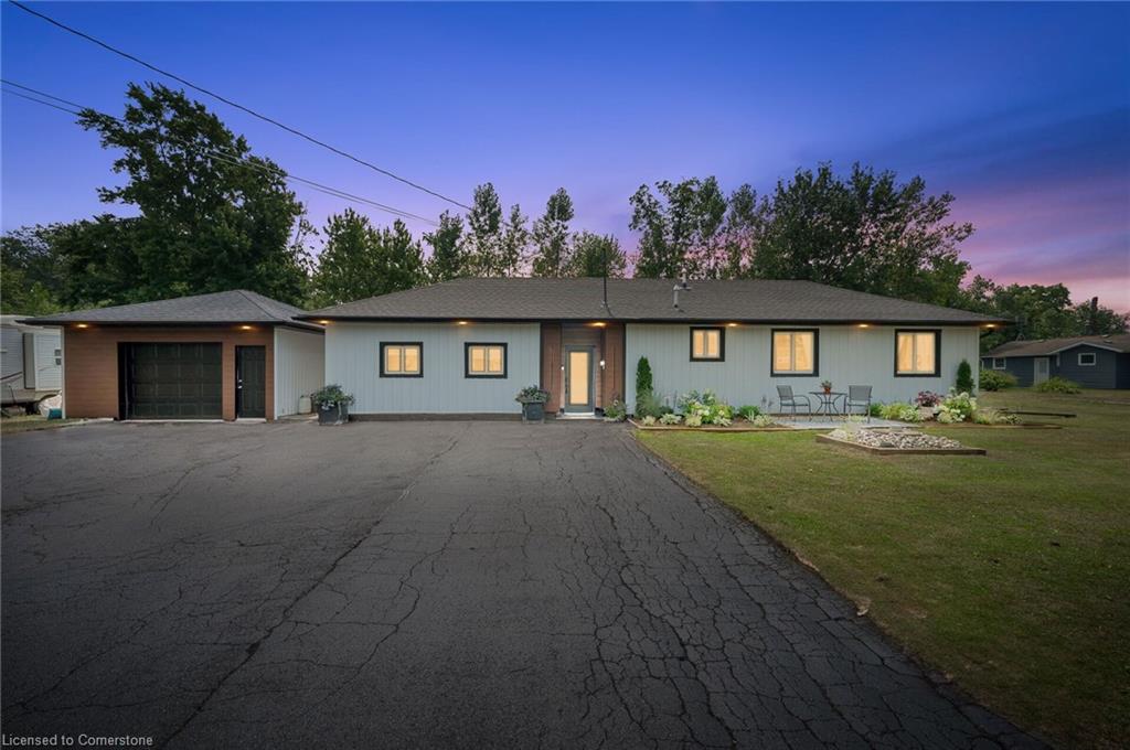 2525 Vimy Road Property Photo 1