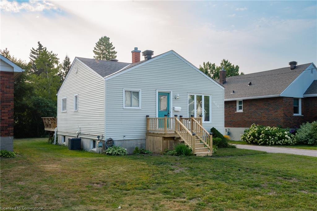 844 Ann Street N Property Photo 1