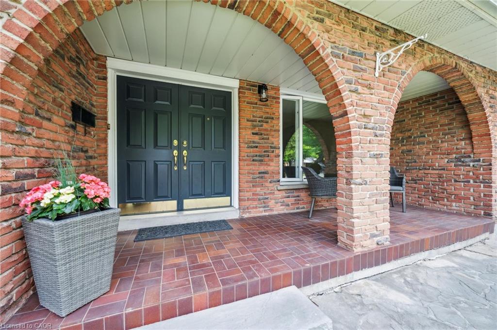 2525 Woburn Crescent Property Photo 1