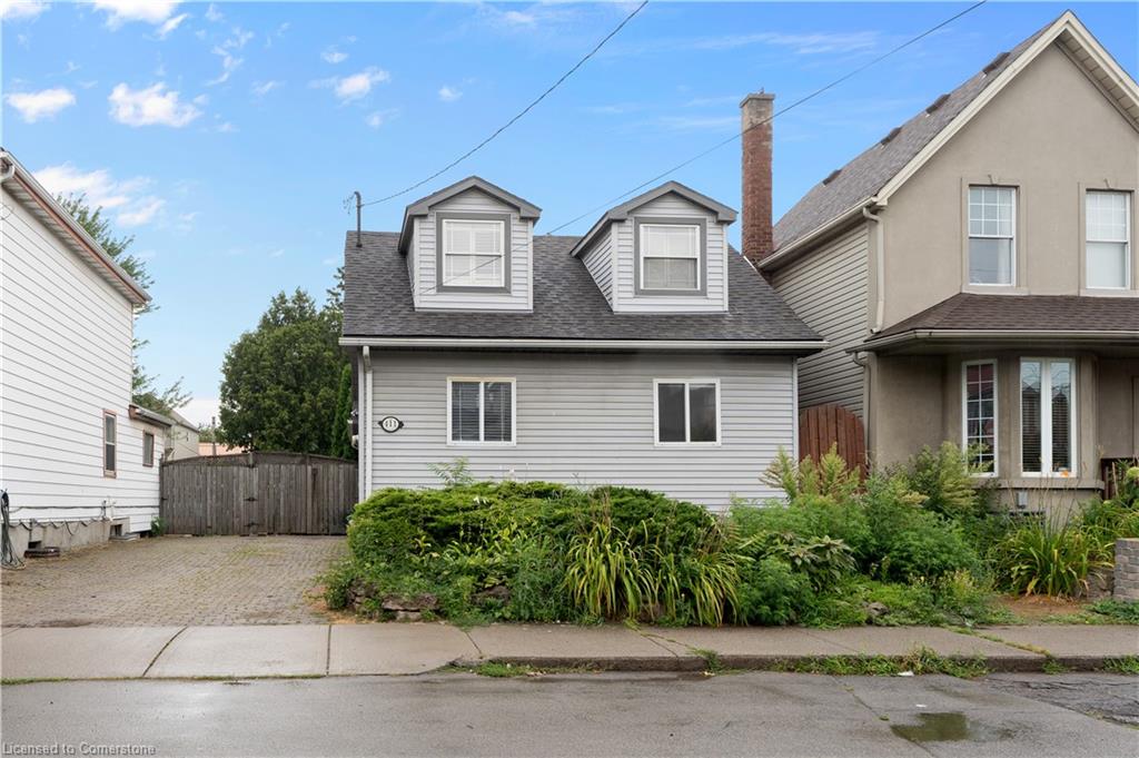 411 Mary Street Property Photo 1