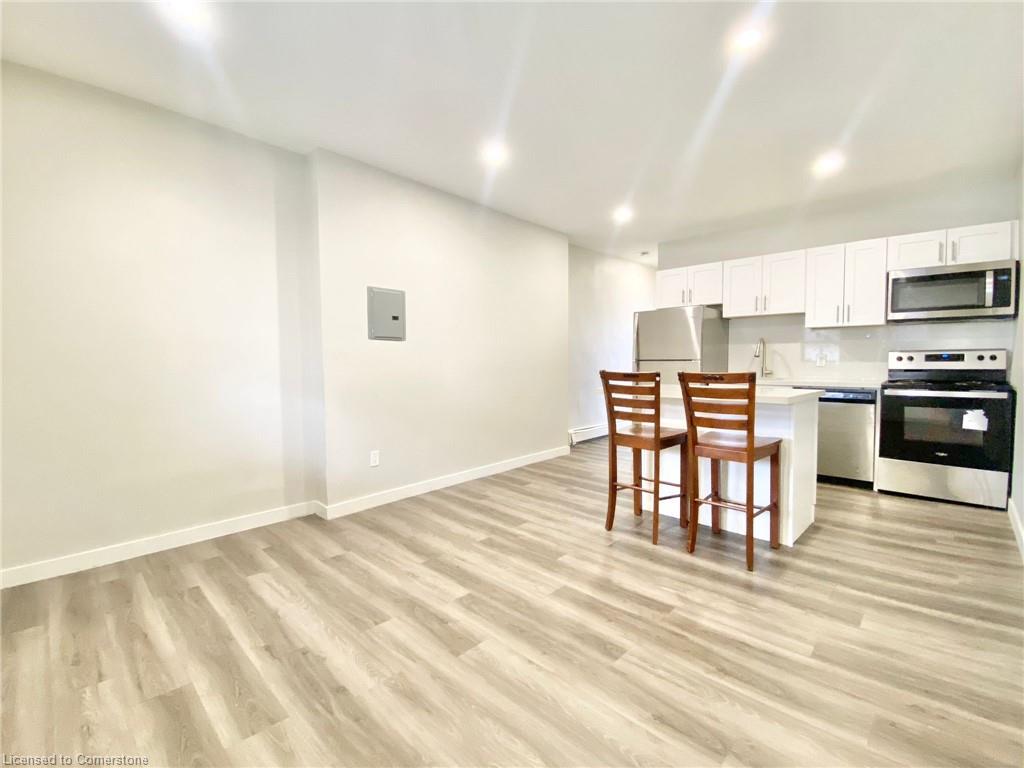 3-975 Barton Street E Property Photo 1