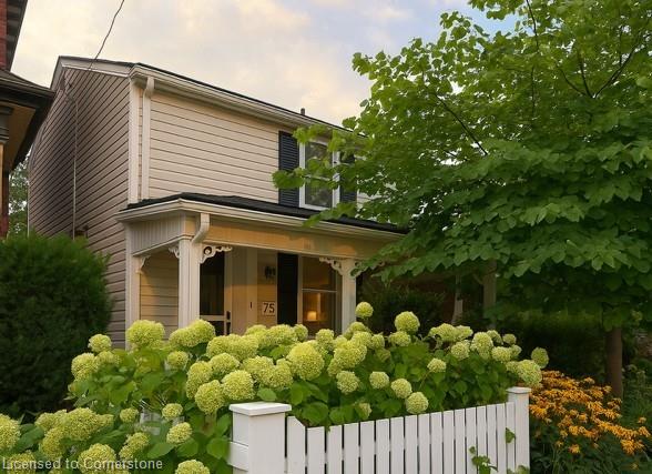 75 Ray Street N Property Photo 1
