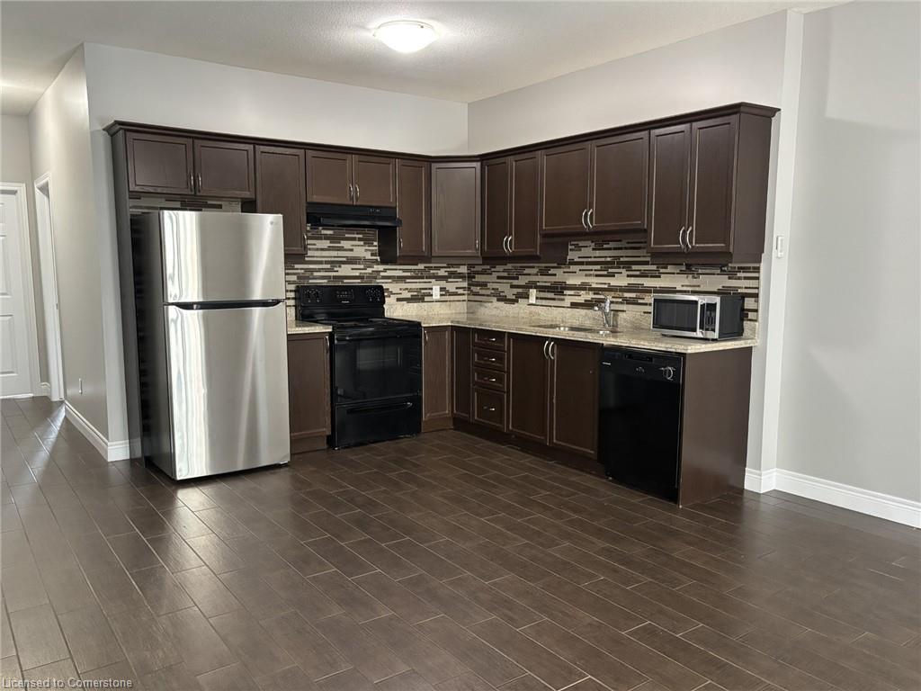 2-136 King Street W Property Photo 1