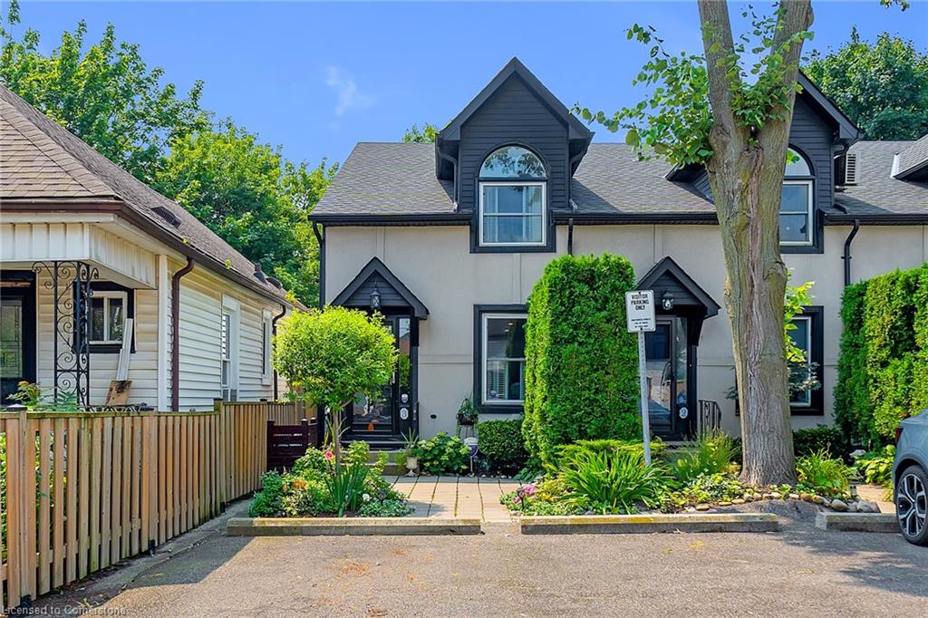 3-23 Macaulay Street W