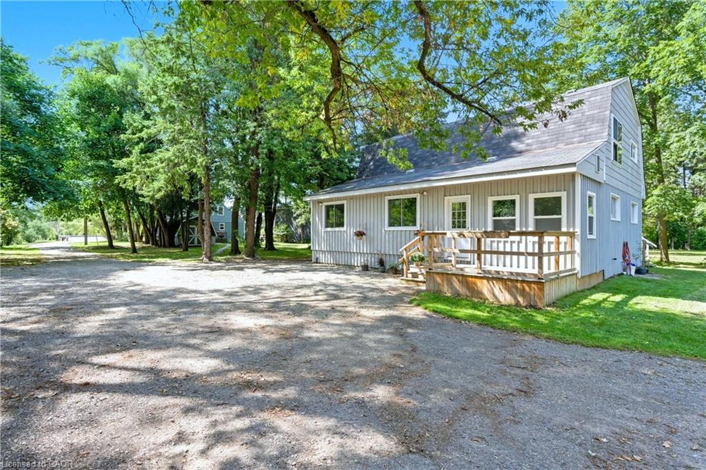 1402 6 Highway Property Photo 3