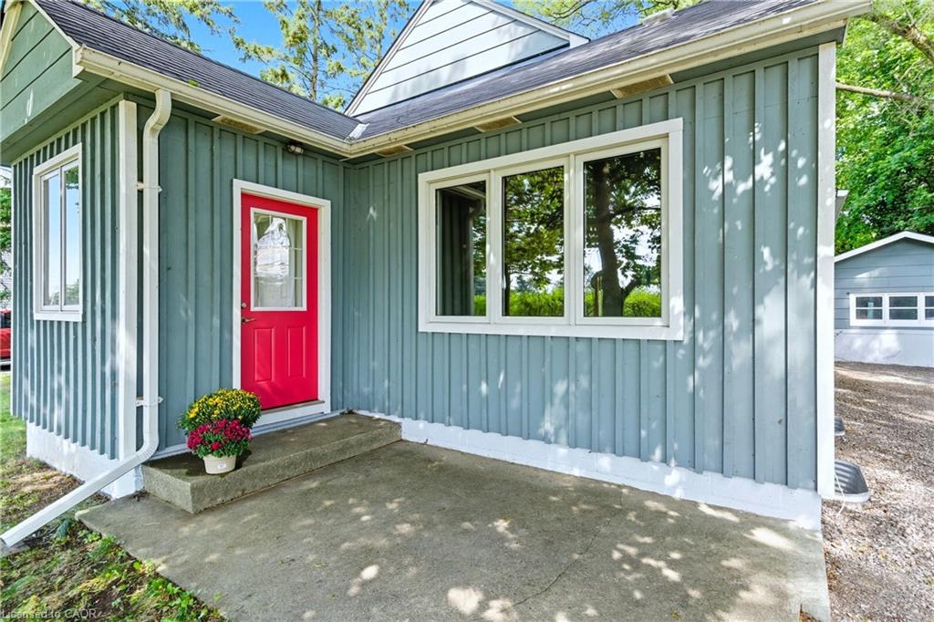1402 6 Highway Property Photo 5