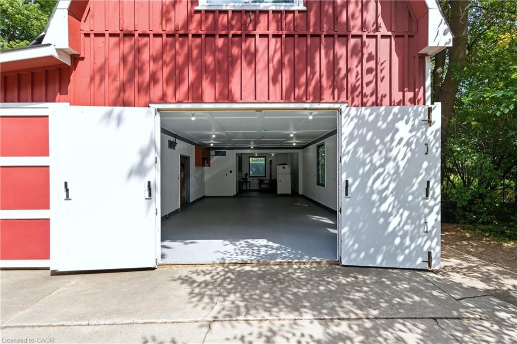 1402 6 Highway Property Photo 43