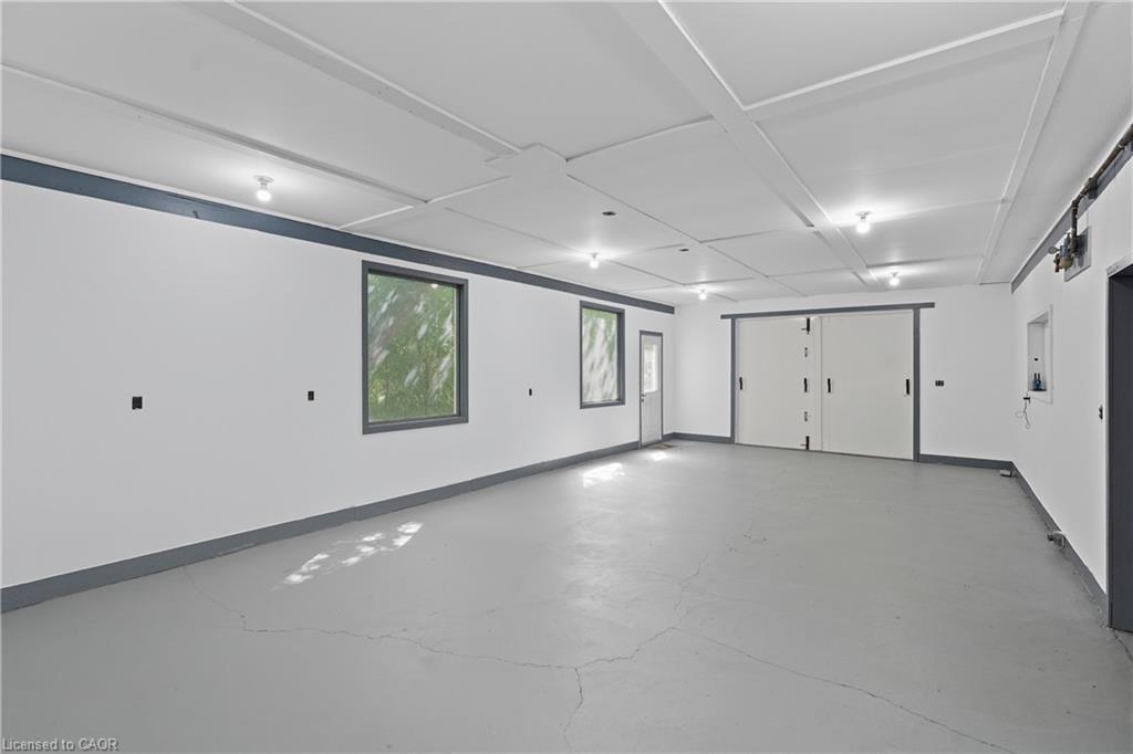 1402 6 Highway Property Photo 44