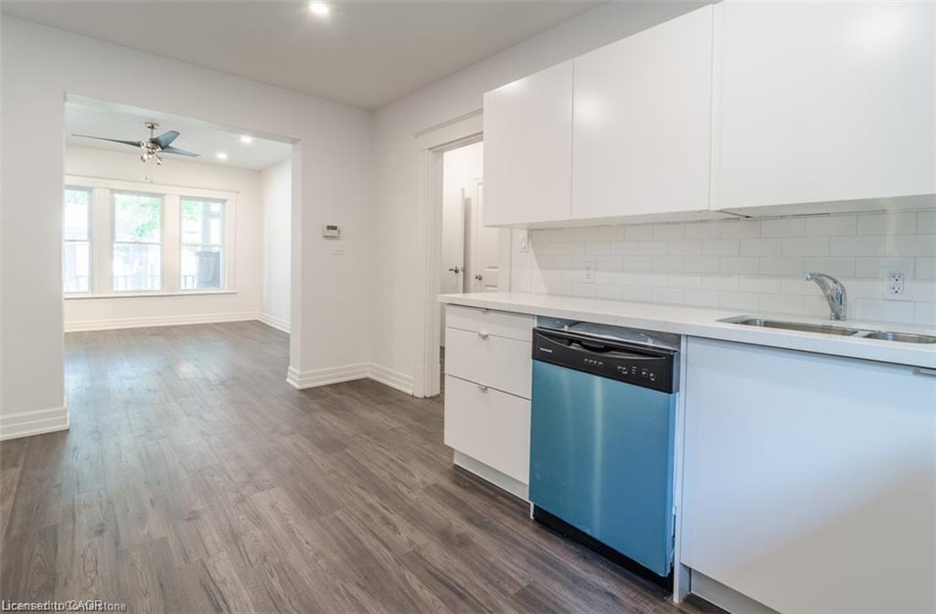 115 Spadina Avenue Property Photo 9