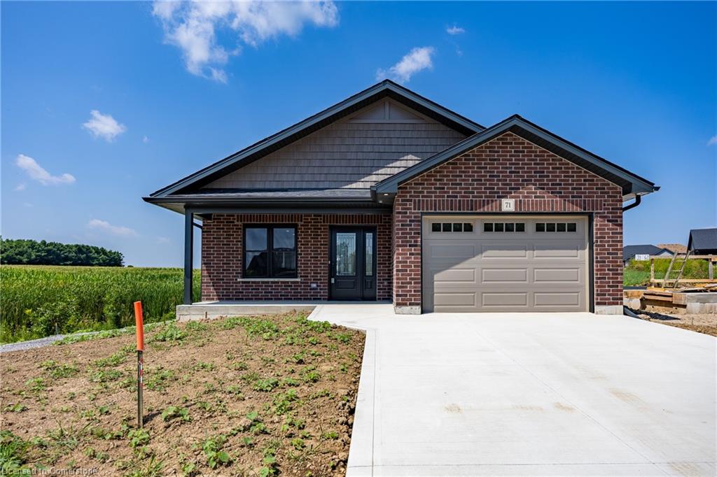 71 Hunter Drive S Property Photo 1