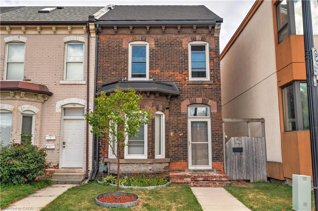 132 Ferguson Avenue N Property Photo 2