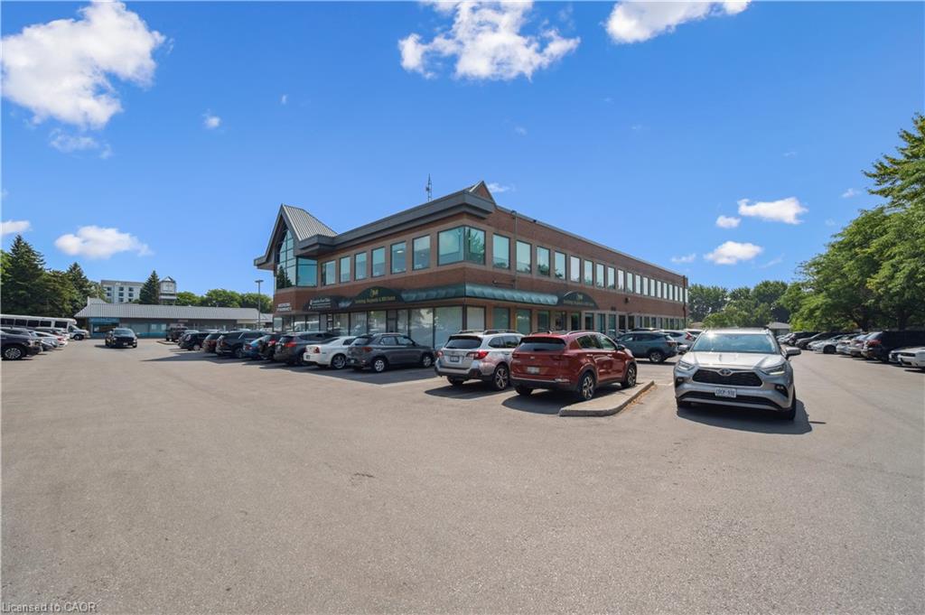 B103-751 Victoria Street S Property Photo 5