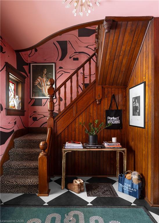 26 Arthur Street N Property Photo 3