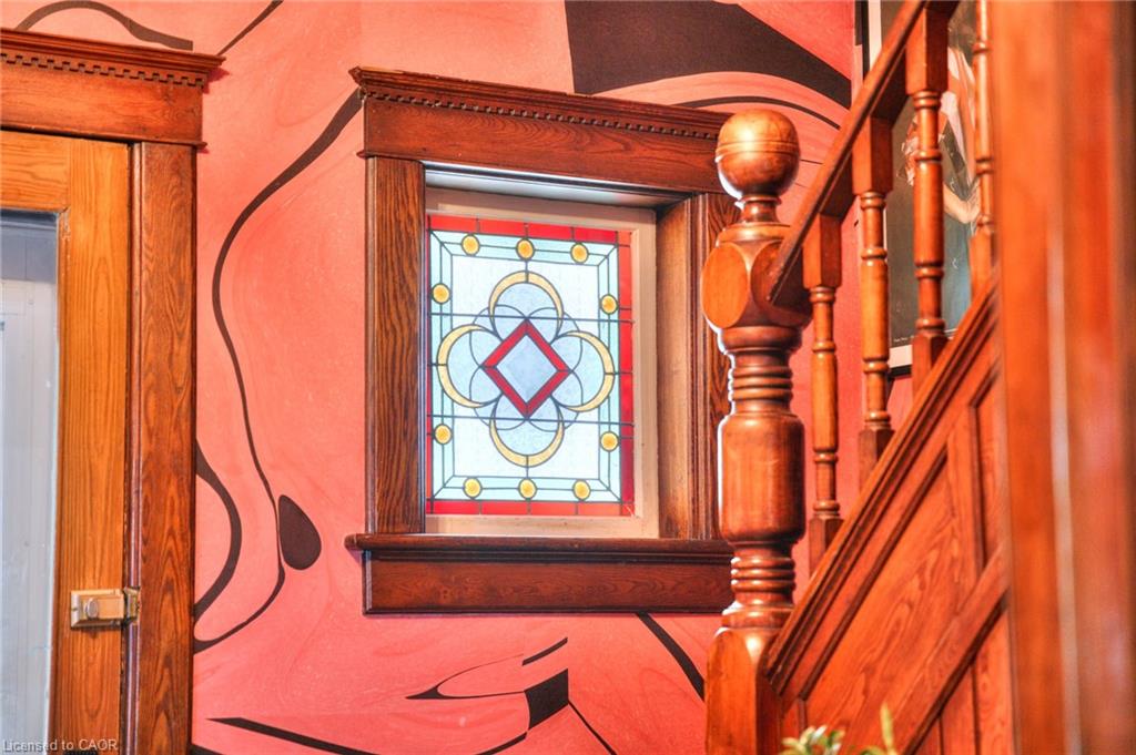 26 Arthur Street N Property Photo 7