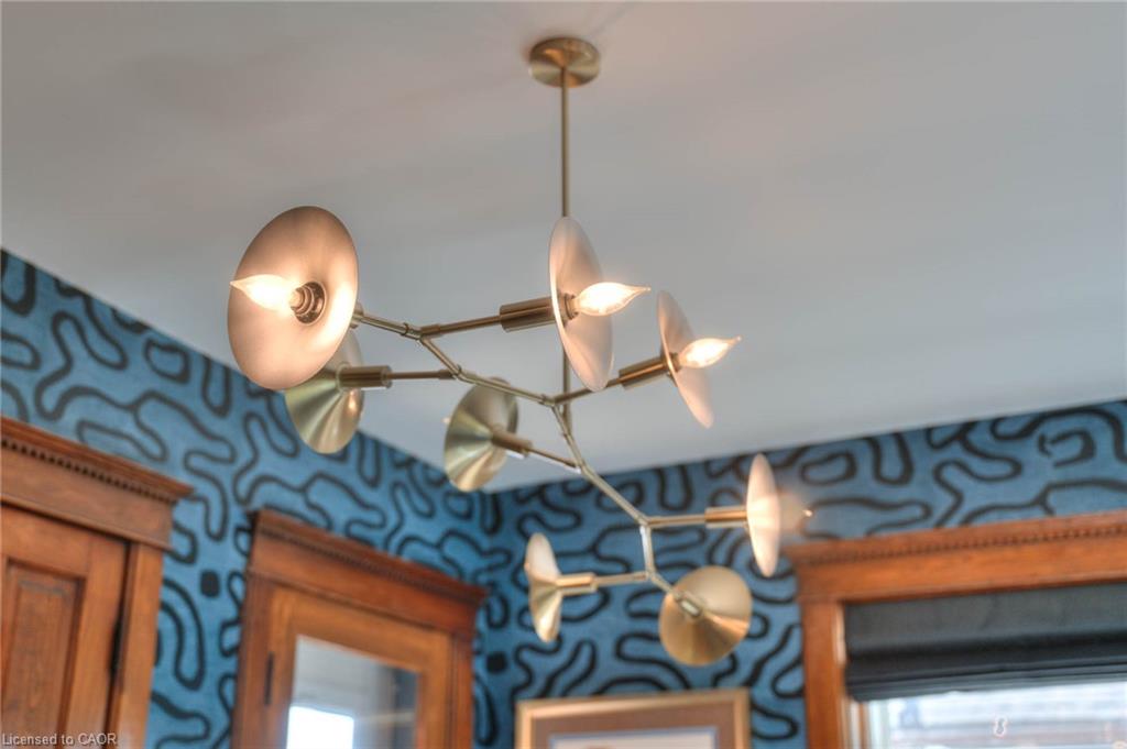 26 Arthur Street N Property Photo 11