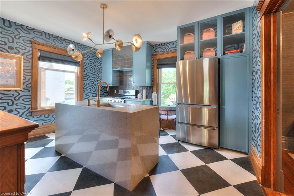 26 Arthur Street N Property Photo 12