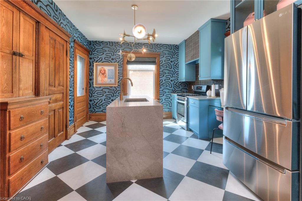 26 Arthur Street N Property Photo 13