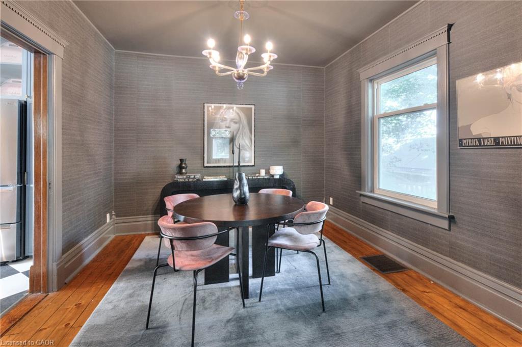 26 Arthur Street N Property Photo 18