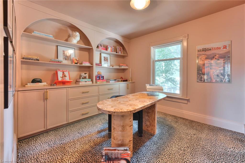 26 Arthur Street N Property Photo 25