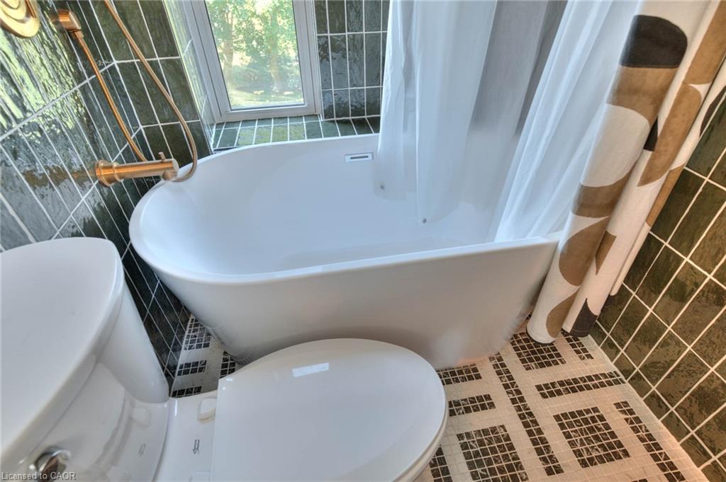 26 Arthur Street N Property Photo 29