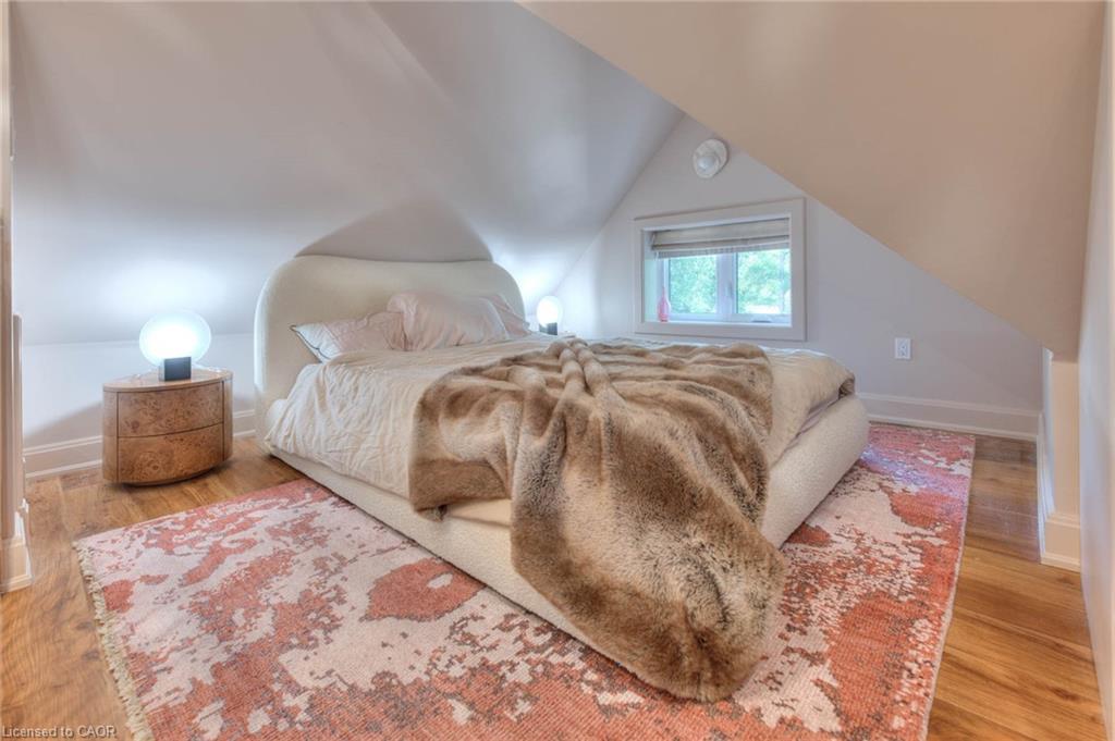 26 Arthur Street N Property Photo 34