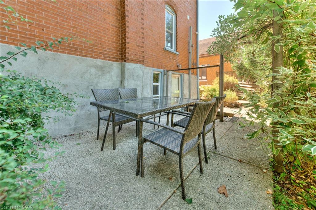 26 Arthur Street N Property Photo 36