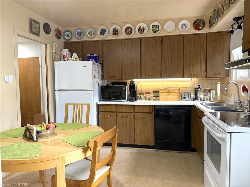 1232 Gainsborough Drive Property Photo 6