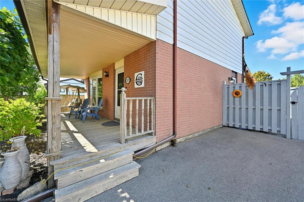 107 Billington Crescent Property Photo 4