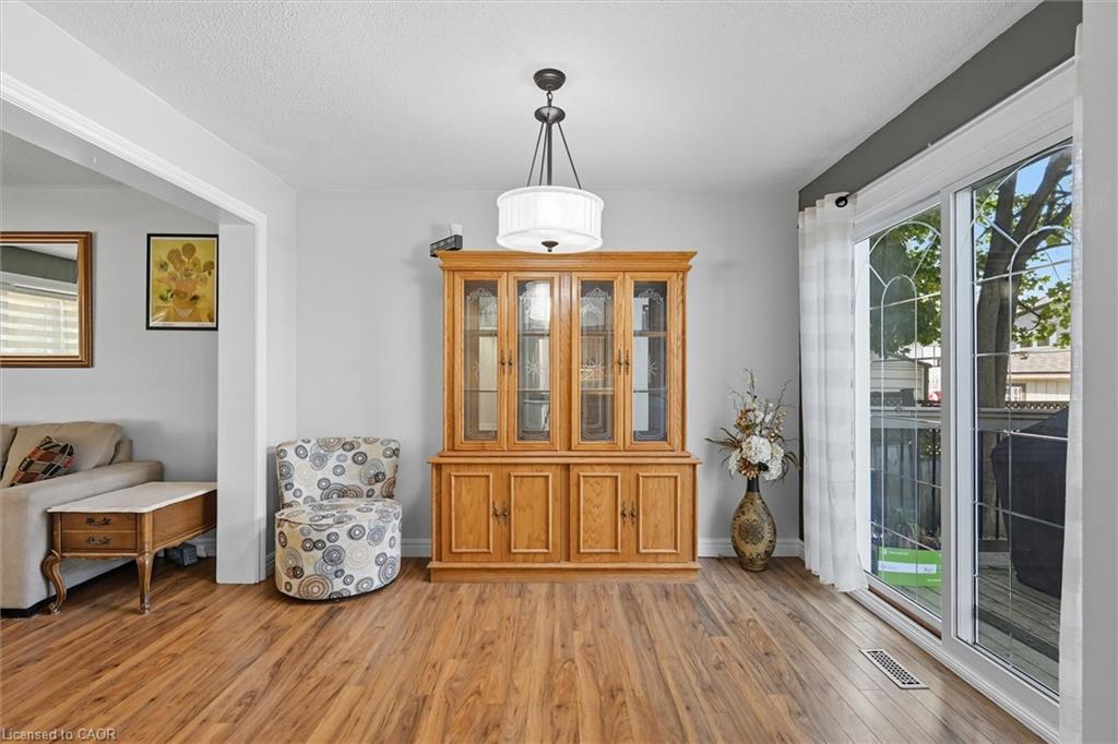 107 Billington Crescent Property Photo 15