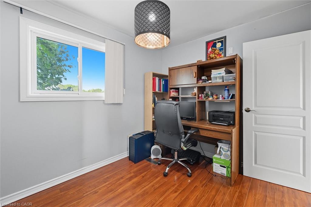 107 Billington Crescent Property Photo 35