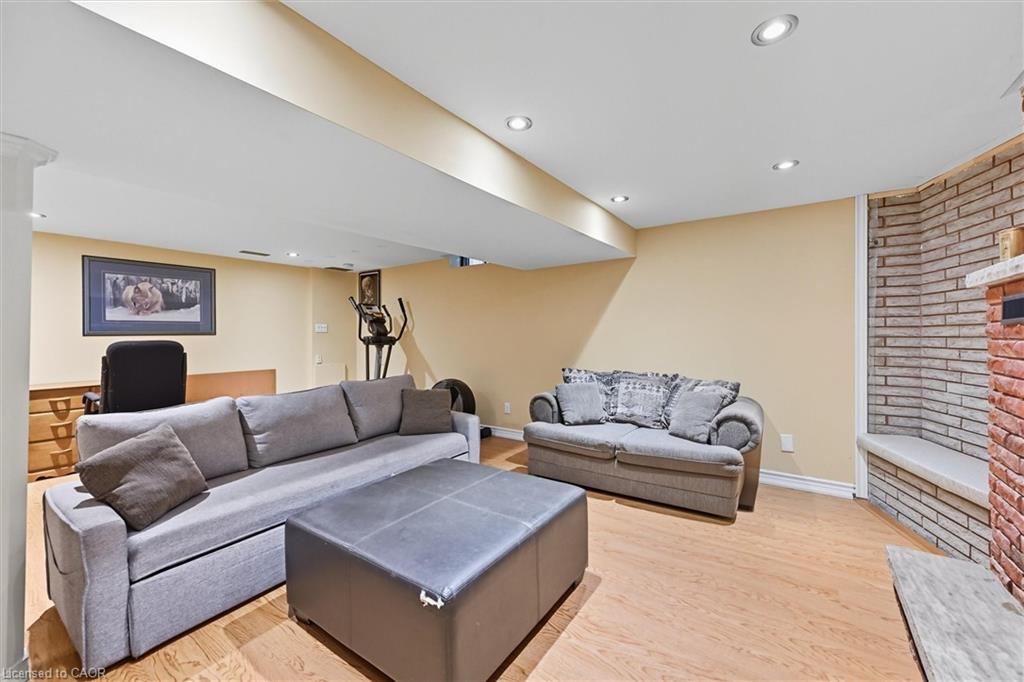 107 Billington Crescent Property Photo 39