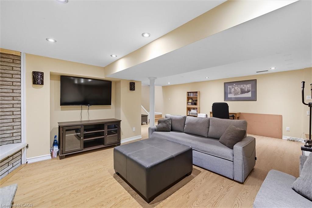 107 Billington Crescent Property Photo 41