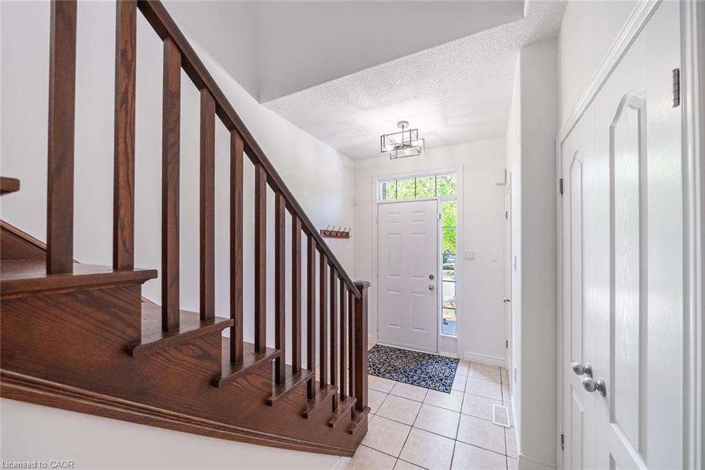 4-10 Liddycoat Lane Property Photo 4