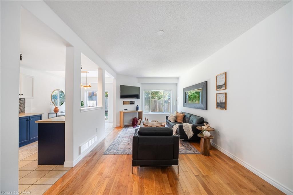 4-10 Liddycoat Lane Property Photo 7